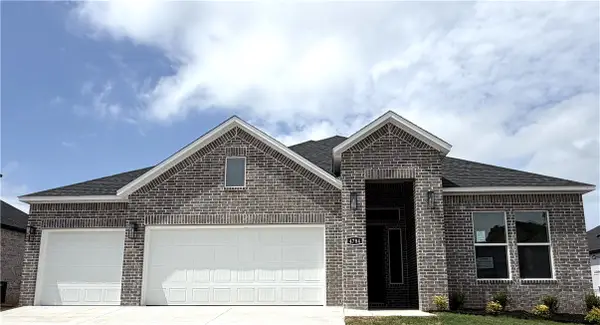4825 W Succulent Street, Fayetteville, AR 72704