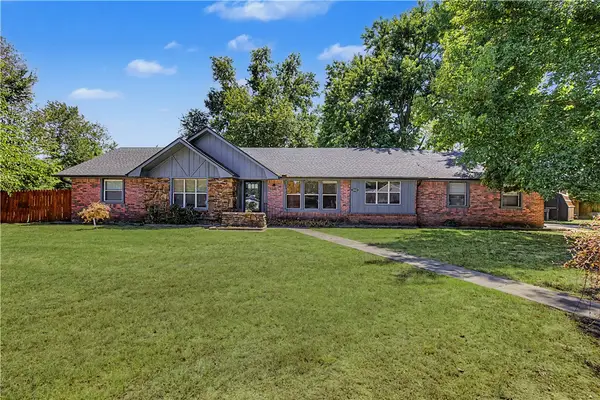 2802 W Turtle Creek Circle, Rogers, AR 72756
