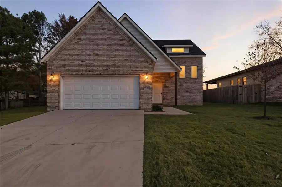 936 S Liberty Drive, Fayetteville, AR 72701 - #2