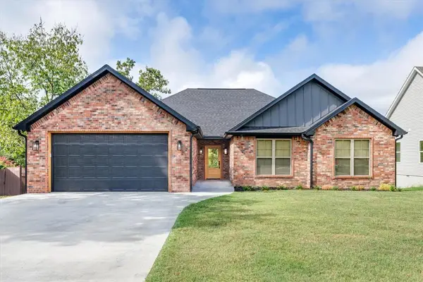 34 S Cheshnut Drive, Bella Vista, AR 72714