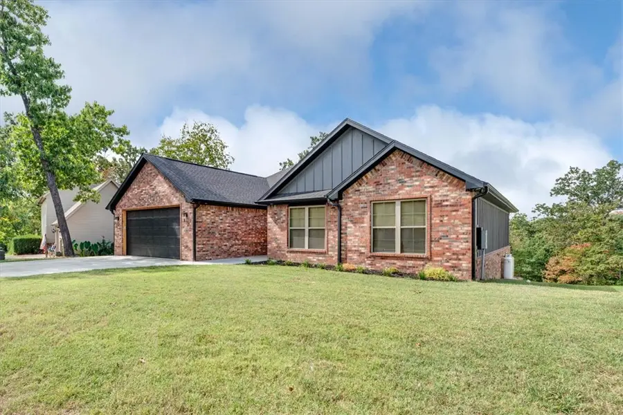 34 S Cheshnut Drive, Bella Vista, AR 72714 - #2