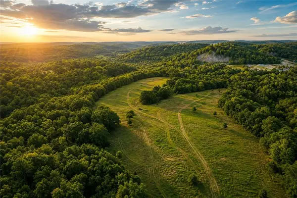 1029 Bear Hollow Road, Pineville, MO 64856