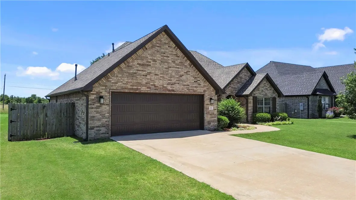 1353 Valle Lane, Tontitown, AR 72762 - #1