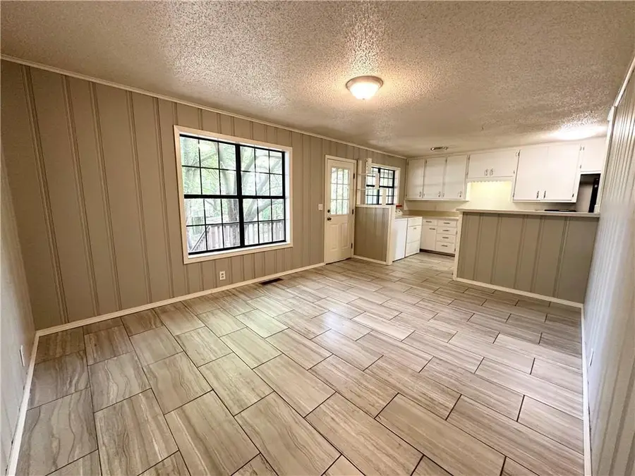 2201 W Deane Street, Fayetteville, AR 72703 - #3