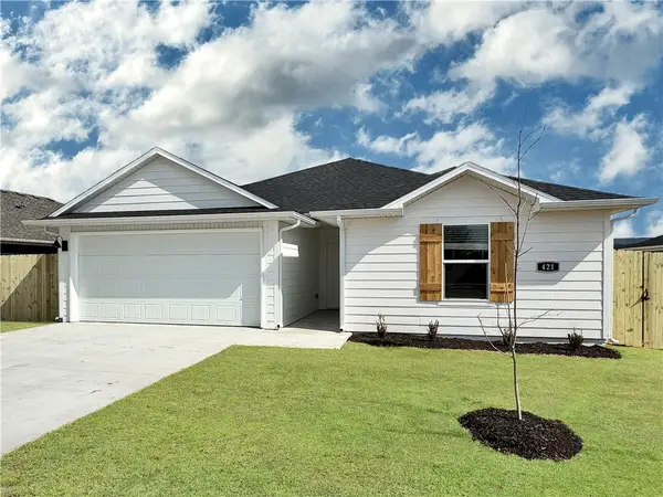 580 Riggs Street, Prairie Grove, AR 72753