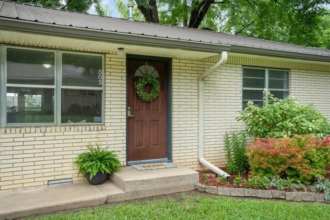 505 SE 3rd Avenue, Gravette, AR 72736 - #1