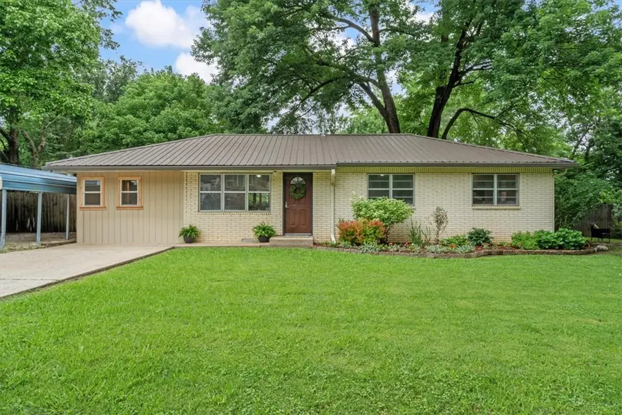 505 SE 3rd Avenue, Gravette, AR 72736 - #2