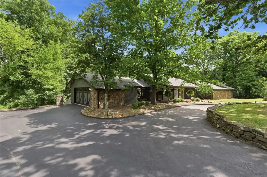 105 E Woodside Lane, Rogers, AR 72756 - #3