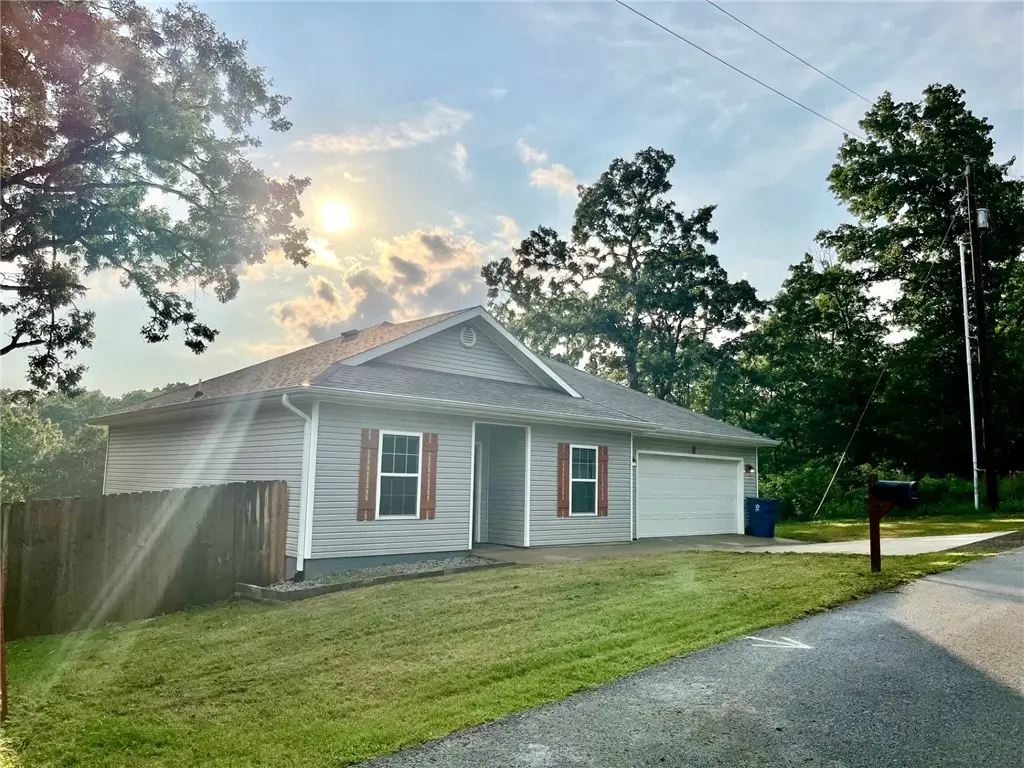 8 Horncastle Drive, Bella Vista, AR 72714 - #1