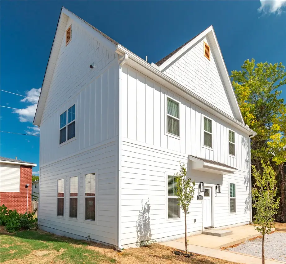 1640 N Leverett Avenue, Fayetteville, AR 72703 - #1