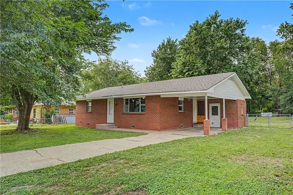 707 E Sumac Street, Rogers, AR 72756