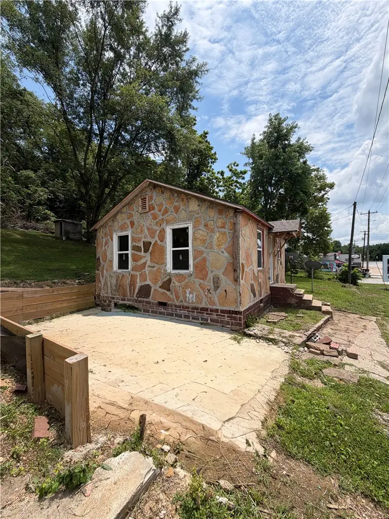 300 N Parrott Drive, Huntsville, AR 72740 - #2