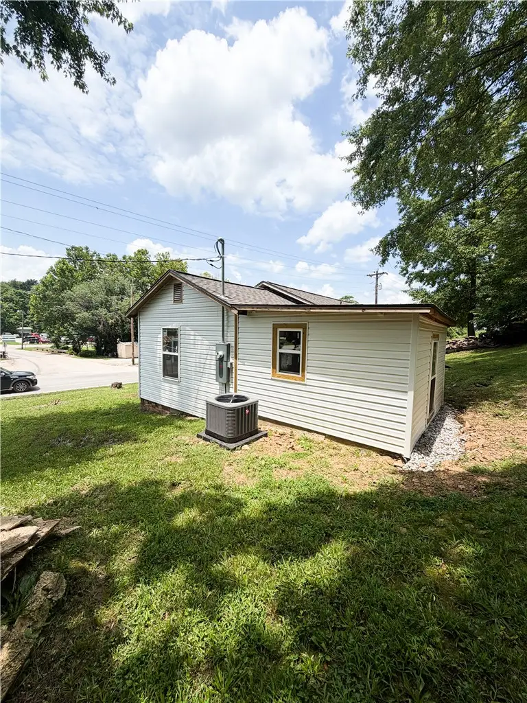 300 N Parrott Drive, Huntsville, AR 72740 - #3