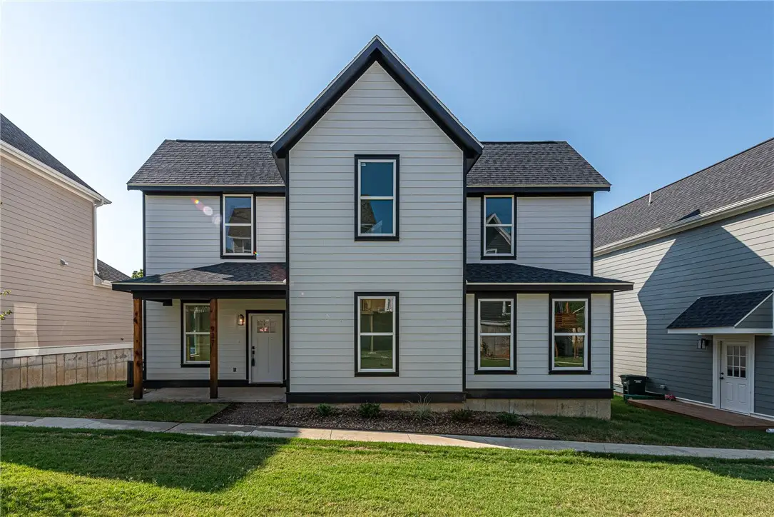 3143 W Tulsa Street, Fayetteville, AR 72704 - #1