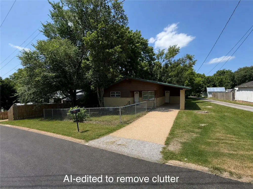 103 E College Avenue, Harrison, AR 72601 - #1