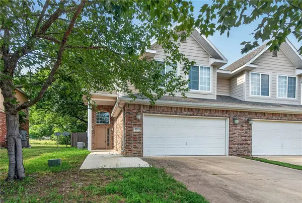 2572 E Turtle Creek Drive, Fayetteville, AR 72701