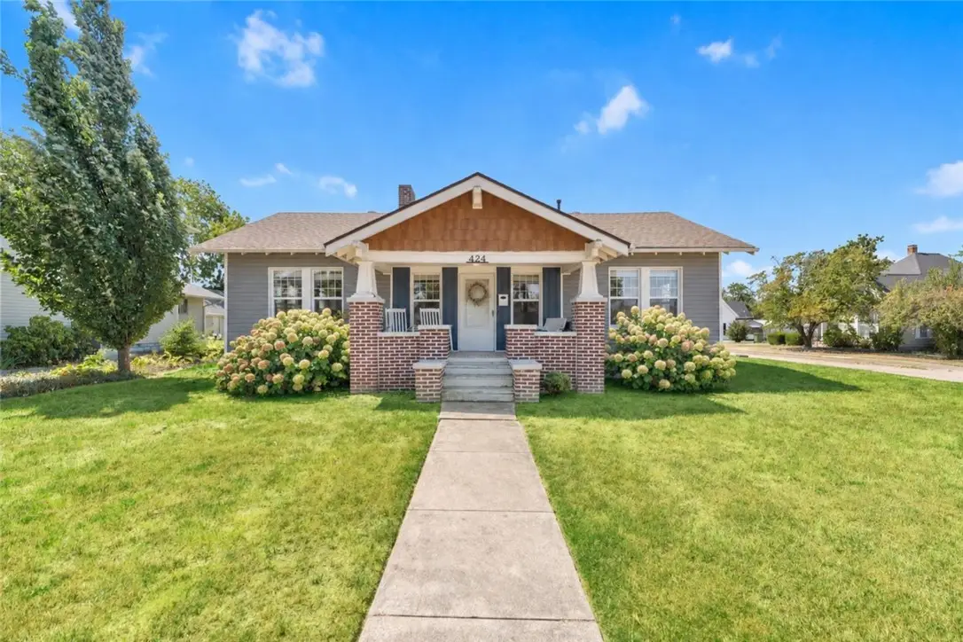 424 W Cedar Street, Rogers, AR 72756 - #1