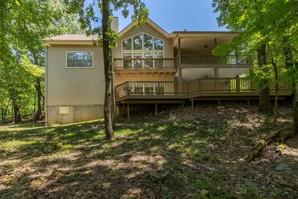 1700 N Applebury Drive, Fayetteville, AR 72701