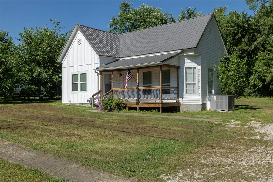 409 S Main Avenue, Lincoln, AR 72744 - #2