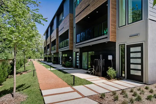 214 NW 9th Street, Bentonville, AR 72712