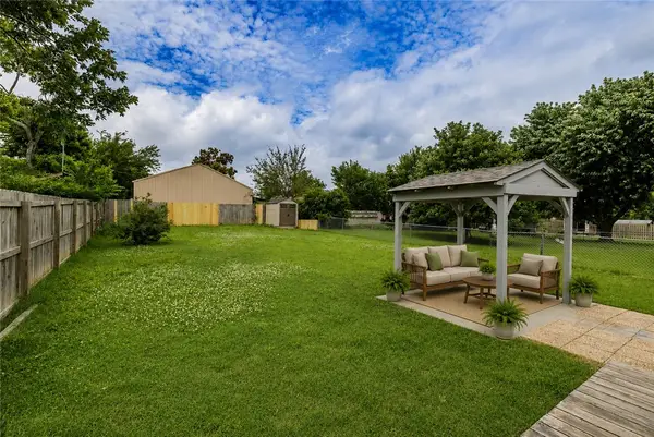 1013 W Linden Street, Rogers, AR 72756