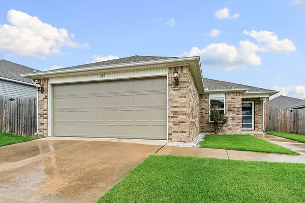 1156 S Ivory Bill Lane, Fayetteville, AR 72701