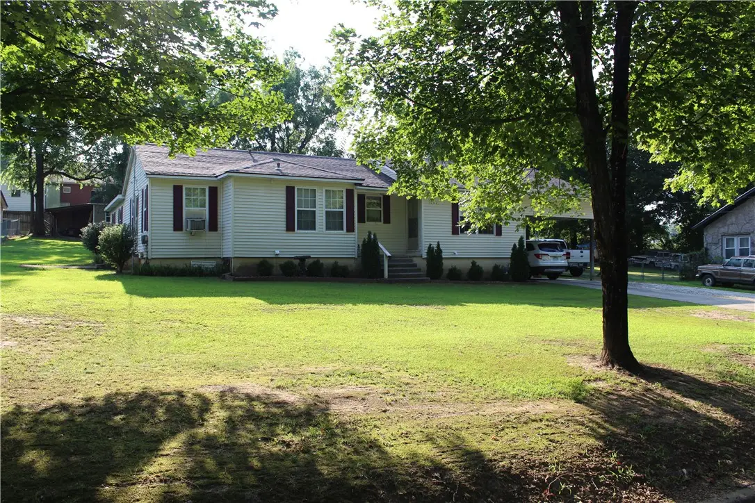 1002 N Robinson, Harrison, AR 72601 - #1