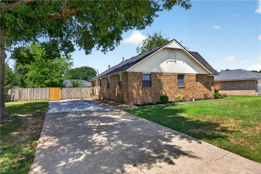 3164 Adrian Avenue, Springdale, AR 72764 - #3
