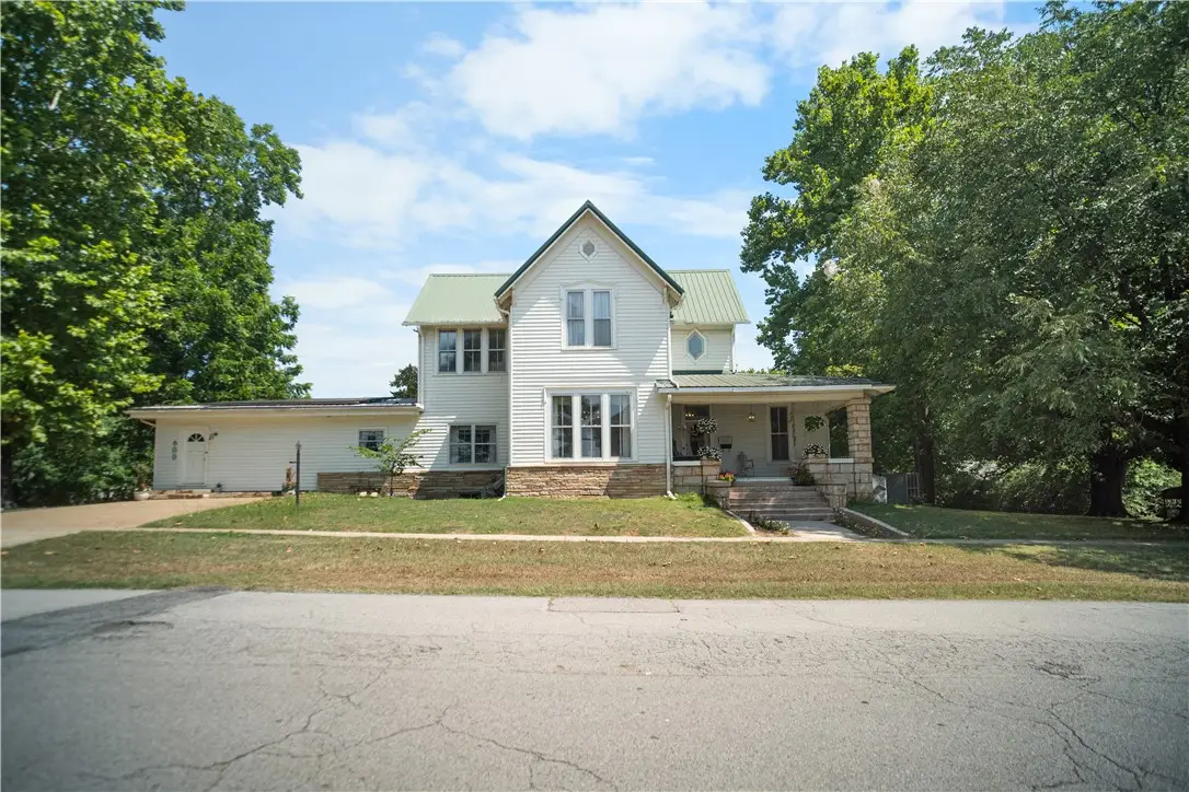 600 W River Street, Ozark, AR 72949 - #1