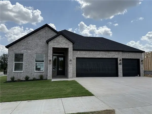 4769 W Succulent Street, Fayetteville, AR 72704
