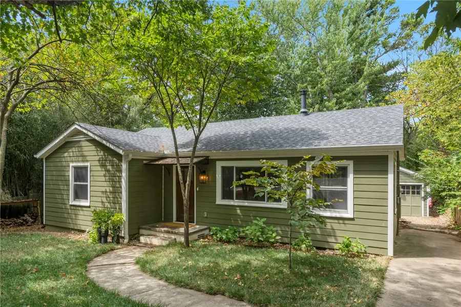 843 N Olive Avenue, Fayetteville, AR 72701 - #3