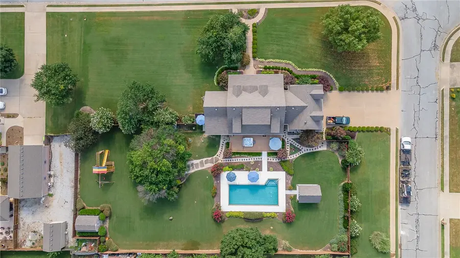 334 Scarlett Boulevard, Elm Springs, AR 72762 - #2