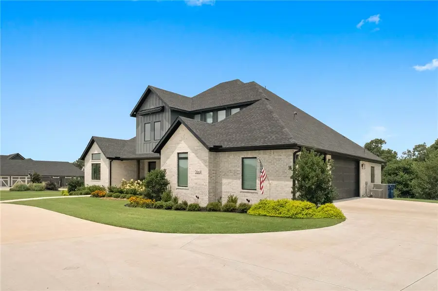 2664 Highlands Way, Elm Springs, AR 72762 - #3