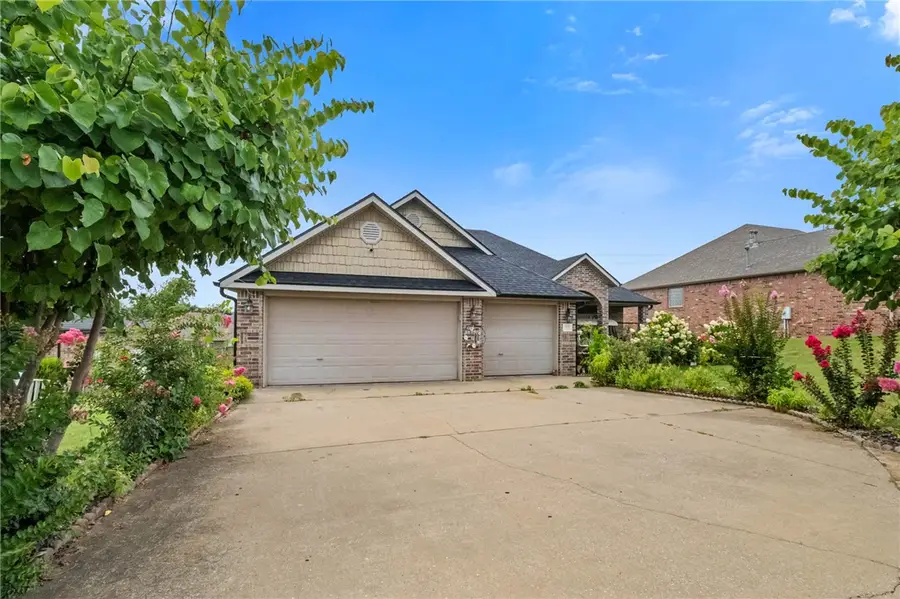 3242 Glenbrook Loop, Springdale, AR 72764 - #3