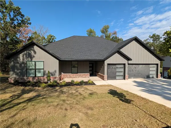 4 Constance Circle, Bella Vista, AR 72714