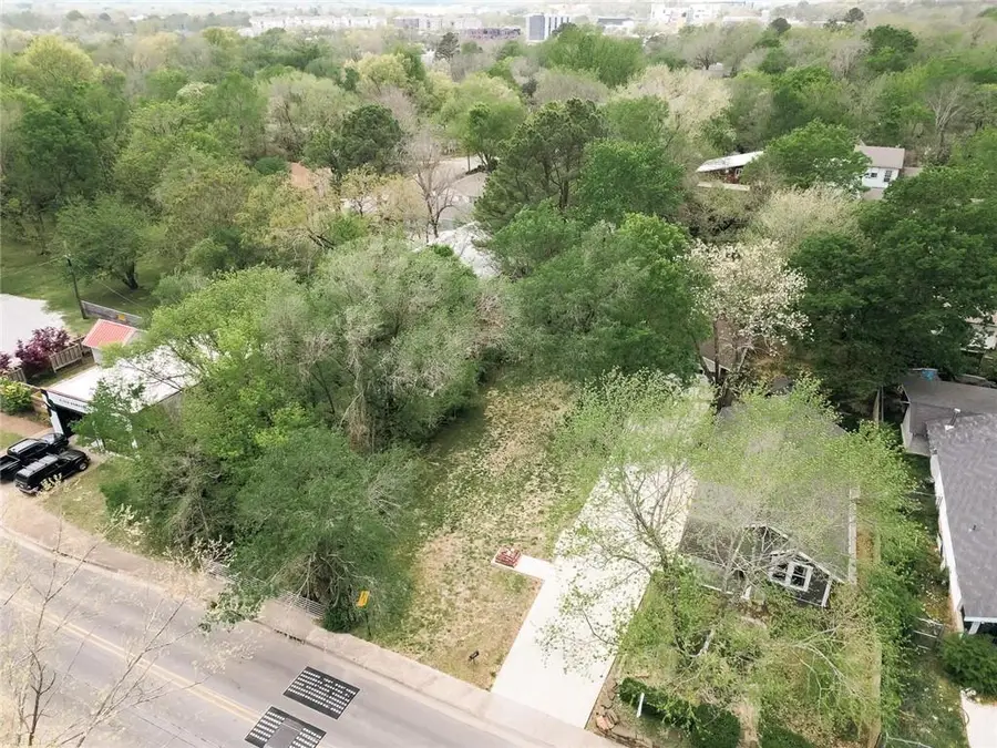 407 S College Avenue, Fayetteville, AR 72701 - #2
