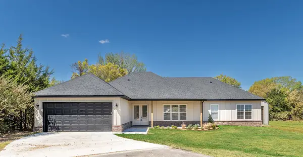 295 Oak Knoll Drive, Fayetteville, AR 72701