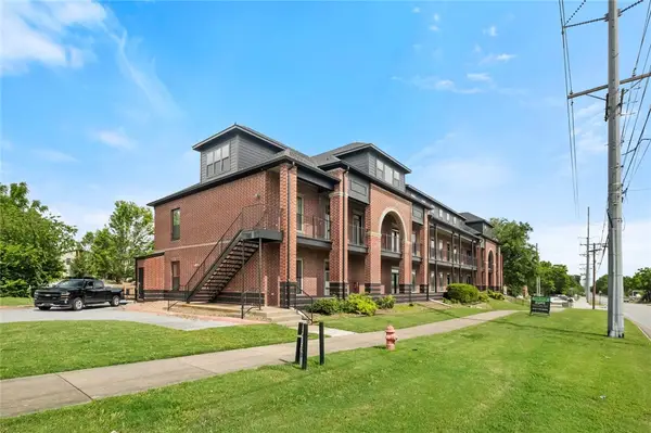 1115 N Leverett Avenue #203, Fayetteville, AR 72703