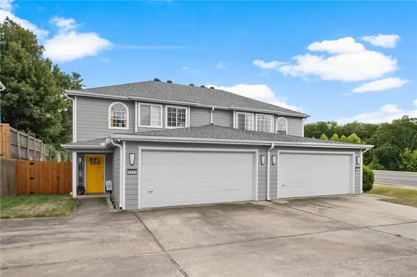 2901, 2903 E Sterling Court, Fayetteville, AR 72703