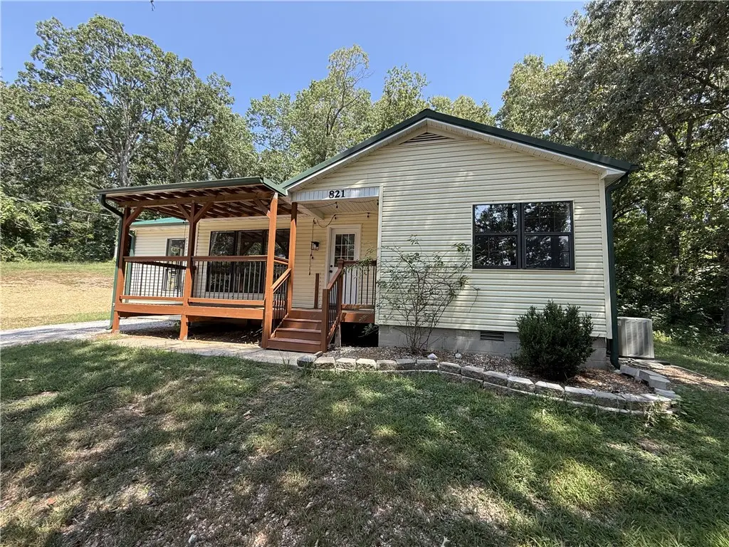 821 E Washington Avenue, Harrison, AR 72601 - #1
