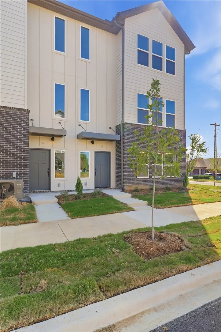 4237 W Sardinia Way #5, Fayetteville, AR 72704 - #3
