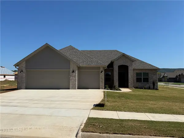 112 N Box Turtle Avenue, Farmington, AR 72730