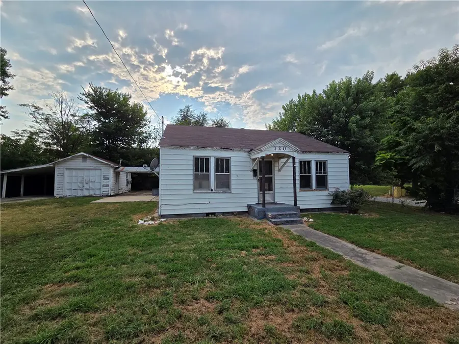 720 Kansas Street, Springdale, AR 72764 - #2