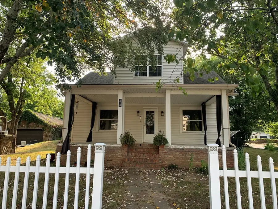 218 Kate Smith Street, Prairie Grove, AR 72753 - #2