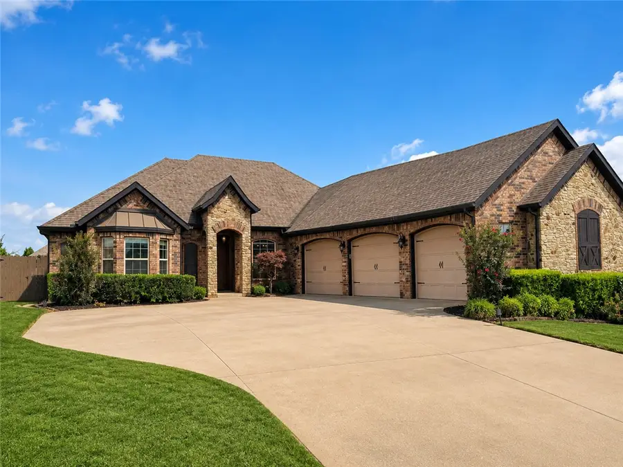 2803 SW Hazelnut Avenue, Bentonville, AR 72713 - #3