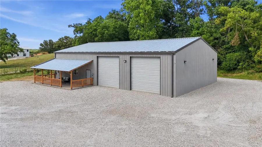 2184 W Liberty Avenue, Tontitown, AR 72762 - #3