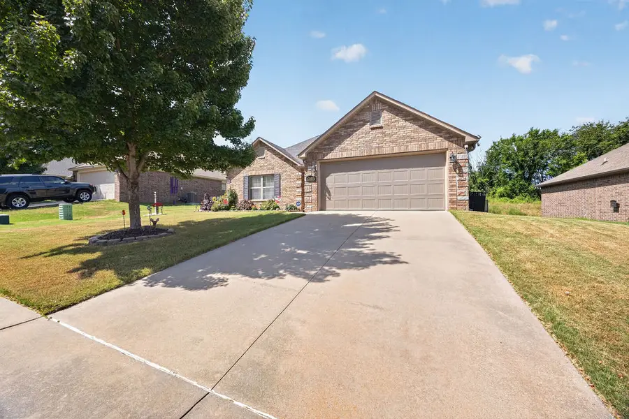 2550 Iron Avenue, Farmington, AR 72730 - #2