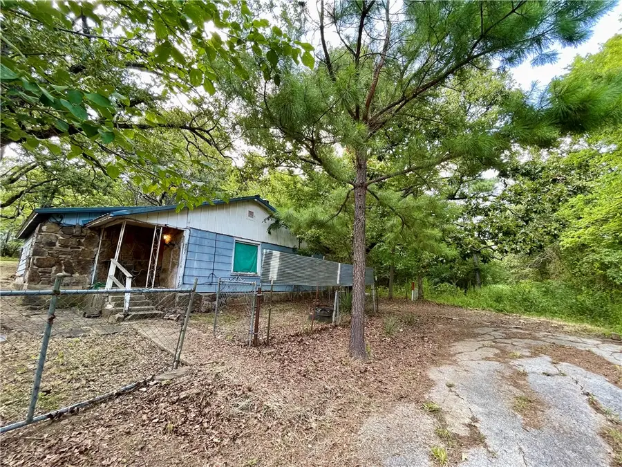 702 Edgewood Place, Huntsville, AR 72740 - #2