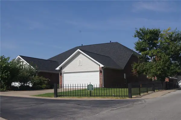 900 S Dixson, Rogers, AR 72758