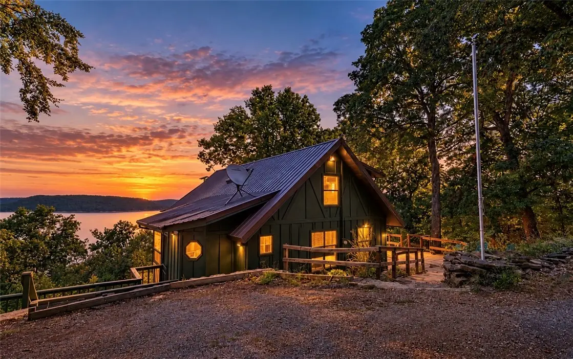 172 N Bluff Road, Eureka Springs, AR 72631 - #1